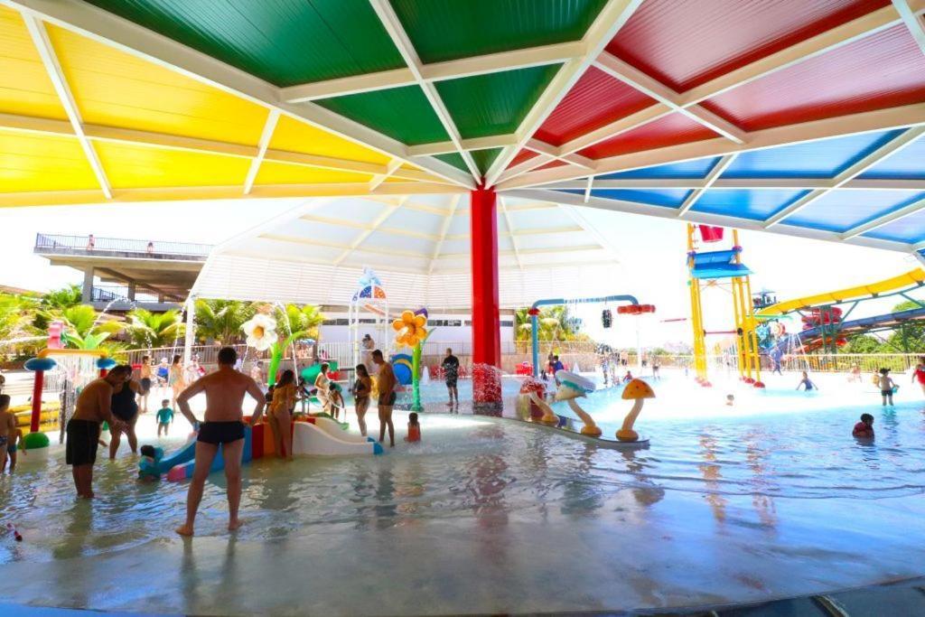 Apartment Spazzio Diroma Com Piscina 24 E Acesso Todos Os Dias No Diroma Acqua Park , Splash E Slide